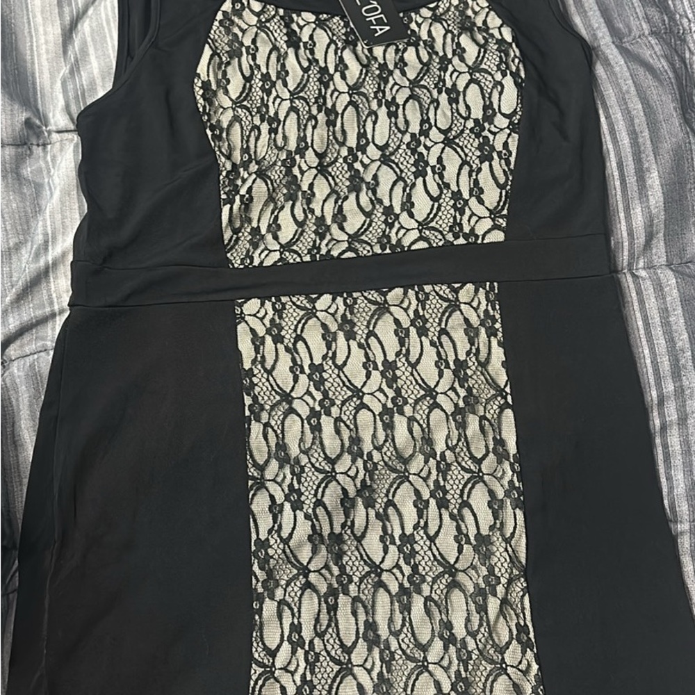 Al’Ofa Black and White Lace Sleeveless Sheath Mini Dress